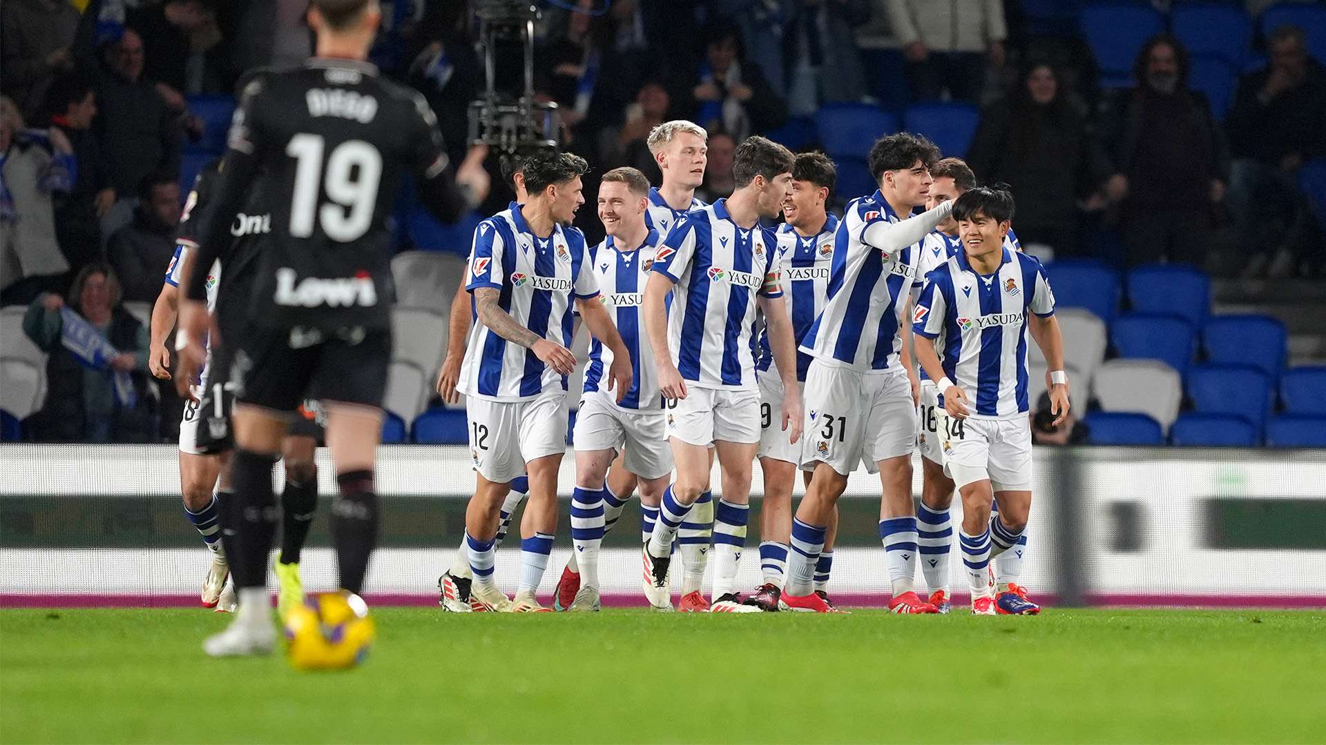 以期在本届 以期在本届